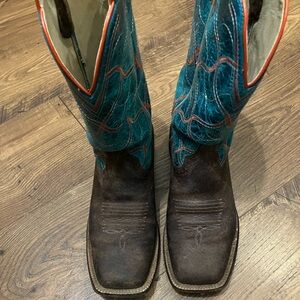 Arita Women’s Big City Square Tor Cowgirl Boots